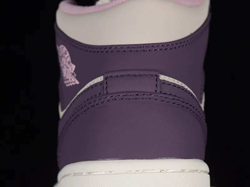 All Categories Air Jordan Jordan Series Basketball Shoes Air Jordan 1 Mid Air Jordan 1 Mid GS "Pro Purple" AJ1 Joe 1 White Purple Pink China Basketball Shoes 555112-500
